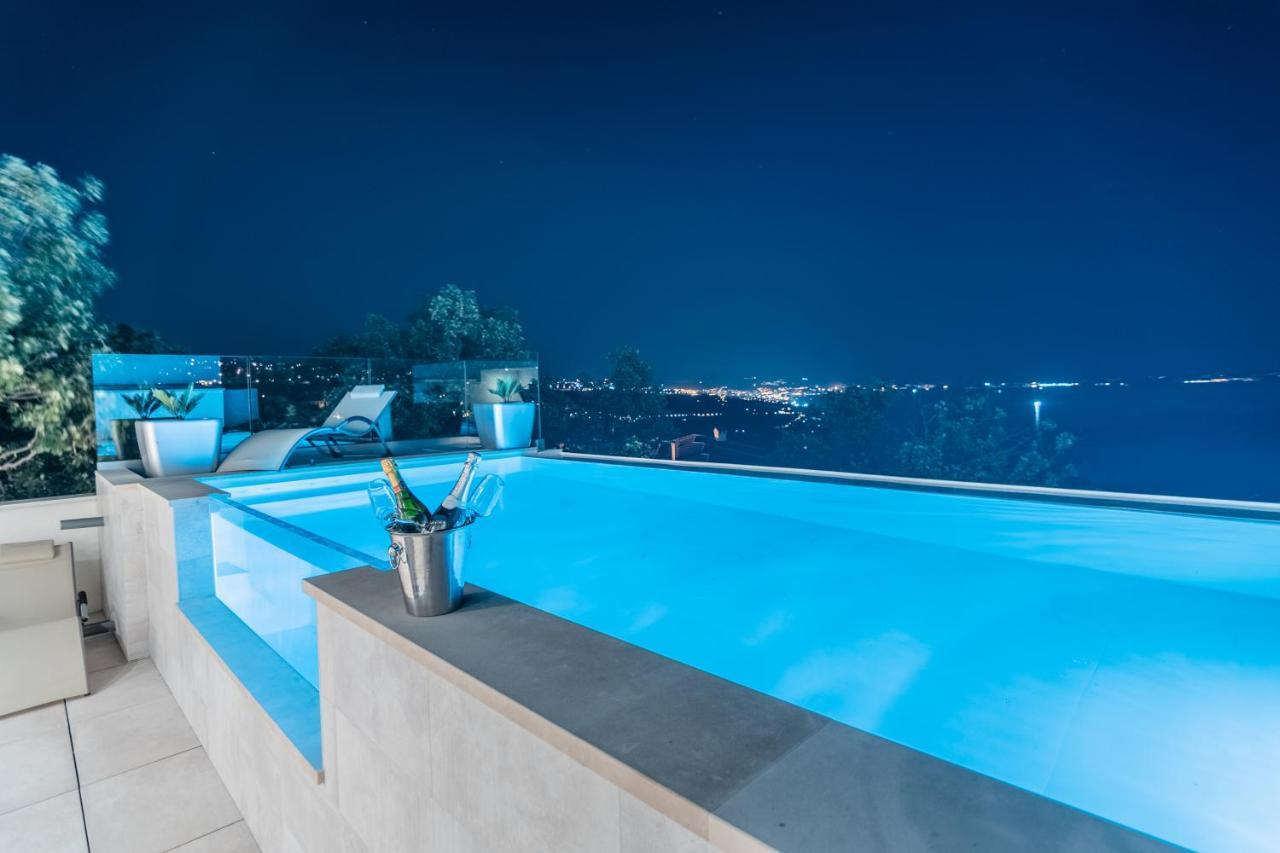 Villa The Boat With Rooftop Pool Matulji Buitenkant foto