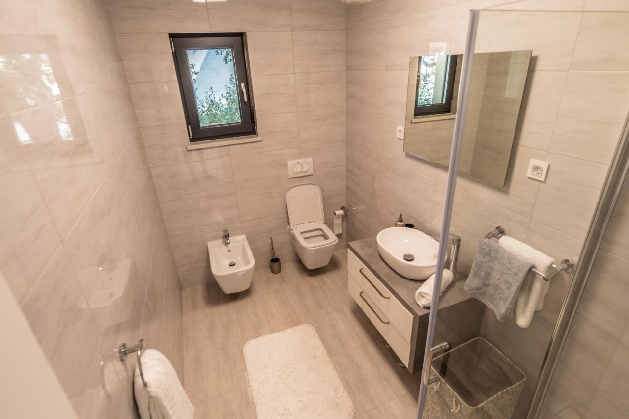 Villa The Boat With Rooftop Pool Matulji Buitenkant foto