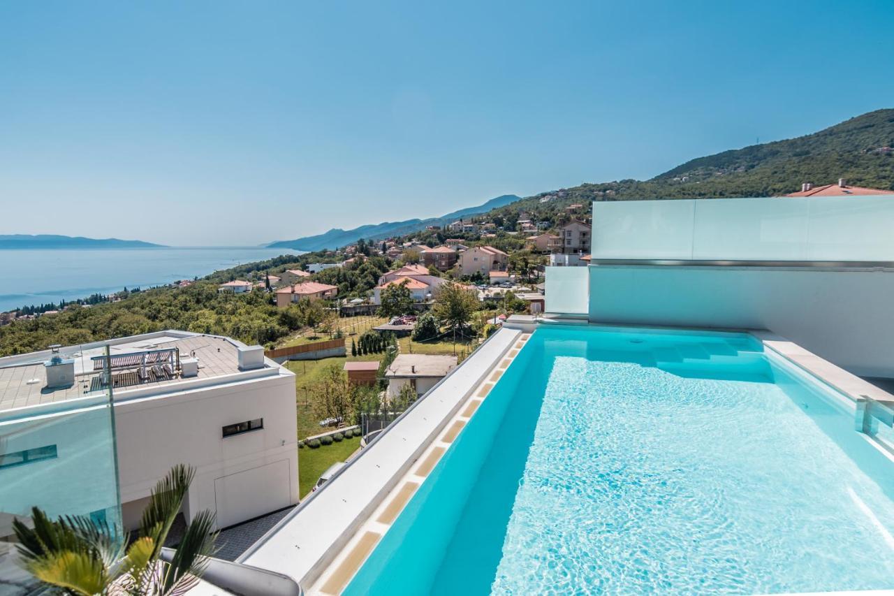 Villa The Boat With Rooftop Pool Matulji Buitenkant foto